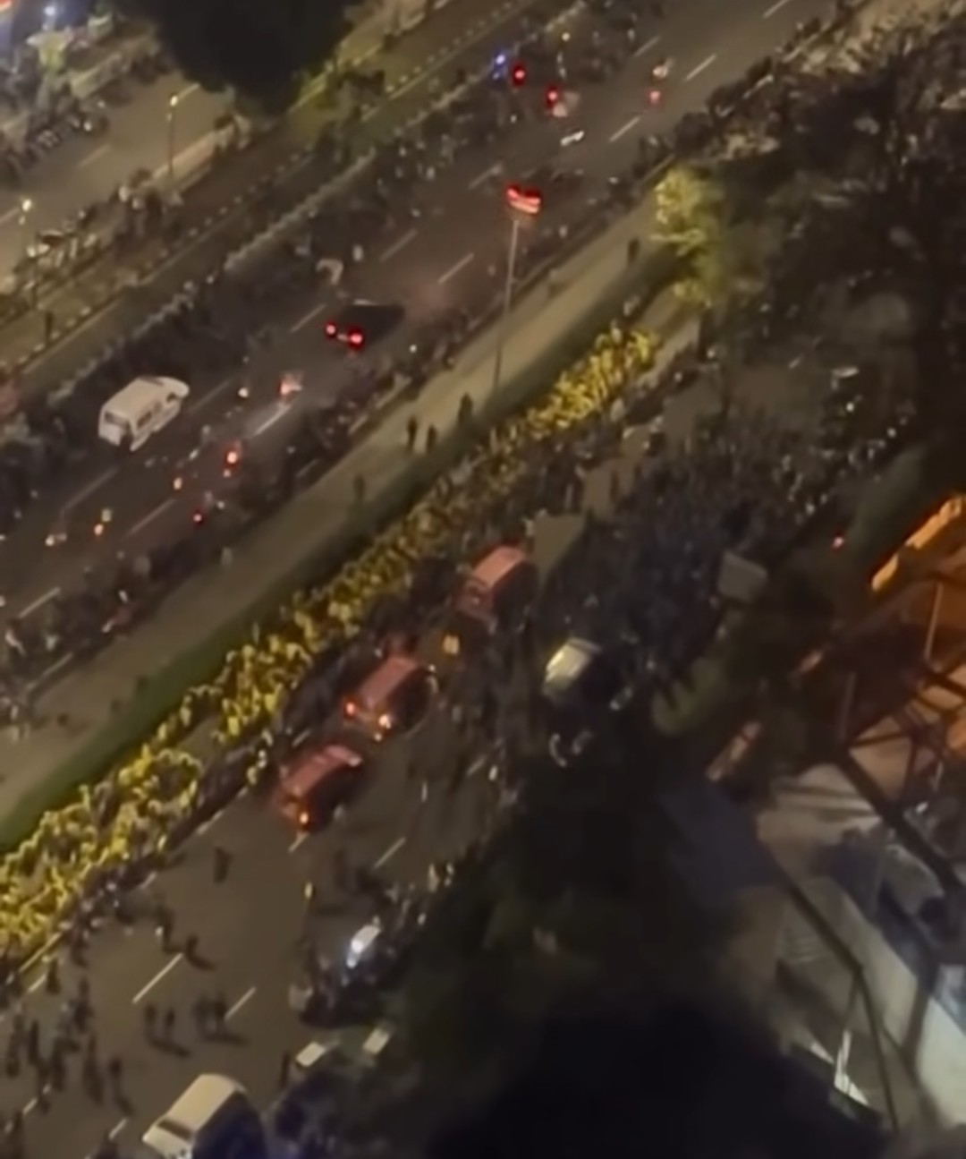 Aksi massa mahasiswa U, di Bundaran HI, Jakarta, Jumat 12 Juni 2026