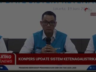 Dirut PLN Darmawan Prasojo menggelar konferensi pers, menjelaskan terjadinya pemadaman listrik di sejumlah wilayah di Jawa. Foto: instagram@garudatv_official
