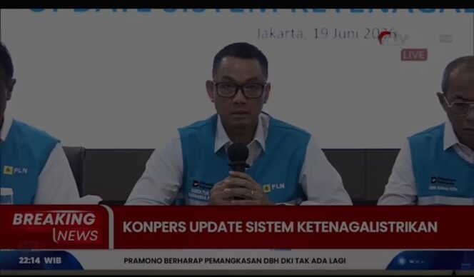 
					Dirut PLN Darmawan Prasojo menggelar konferensi pers, menjelaskan terjadinya pemadaman listrik di sejumlah wilayah di Jawa. Foto: instagram@garudatv_official