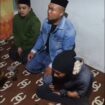 Petugas Reskrim Polres Lumajang, berhasil meringkus dua dari empat pelaku perampokan Kandangtepus, Senduro,. Foto: instagram@majangmejeng_