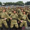Kemenhan memberikan pelatiha dasar kemiliteran bagi calon manajer KDMP. Foto: antara