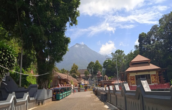 Wisata Gunung Kawi