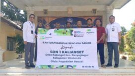 Pimpinan PT Pegadaian Kanwil XII Surabaya dan Besuki serahkan bantuan  saranan dan perbaikan gedubg SDN1Kalianget, Situbondo, Jawa Tikur. Foto: ist