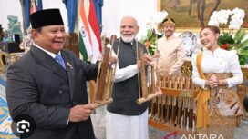 Muhibah sahabat lama dari India kembali terjadi di Indonesia. PM Narendra Modi melakulan kunjungan persahabatan ke Indonesia, mendapat suguhan dan buah tangan angklung. Foto: setneg