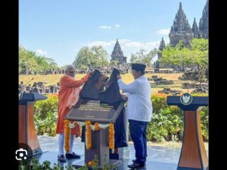 PM India, Narendra Modi melakukan perjlanan khusus ke candi Prambanan, Kalten, Jateng. Disana ia menandatangani prasasti kerja sama untuk melestarikan candi Syiwa itu, Rabu 8 Juli 2026. Foto: ist