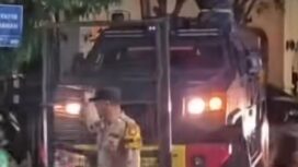 Bukan penggeledahan biasa, Polisi mengerahkan pasukan brimob dan rantis saat menggeledah kafe diduga milik Jampidus Febrie Ardiansyah, Rabh, 8 Juli 2026. Foto: ist