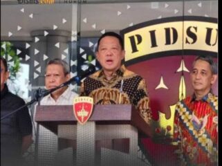 Merespon aksi penggeledahan oleh penyidik Polisi, Jampidsus Febrie Adriansyah bikin konferensi pers, menyangkal senua tuduhan kepadanya, Jumat 10 Juli 2026. Foto: ist