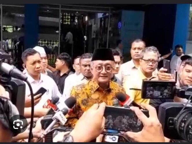
					Petugas Kejaksaan Tinggi DKI menggeledah kantor Kementrian PU, atas dugaan penyelewengan anggaran 2019-2024. Foto: ist
