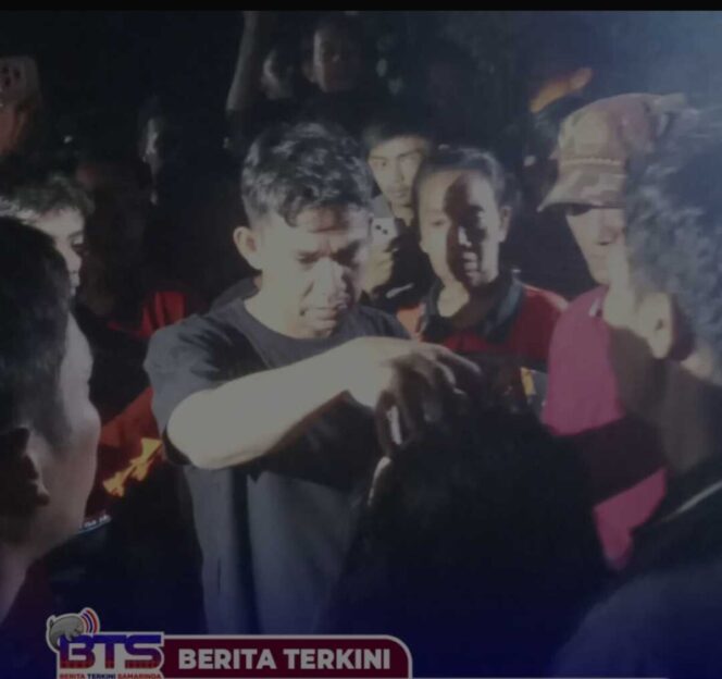 
					Setelah 9 jam dalam pencarian H Syamsuddin hilang di hutan Loa Janan, Samarinda, tiba muncul di tengah kerumunan warga yang mencarinya, Minggu dinihari sekitar pukul 00.30 WIB, 12 Juli 2026. Fito: instagram@beritaterkinismr