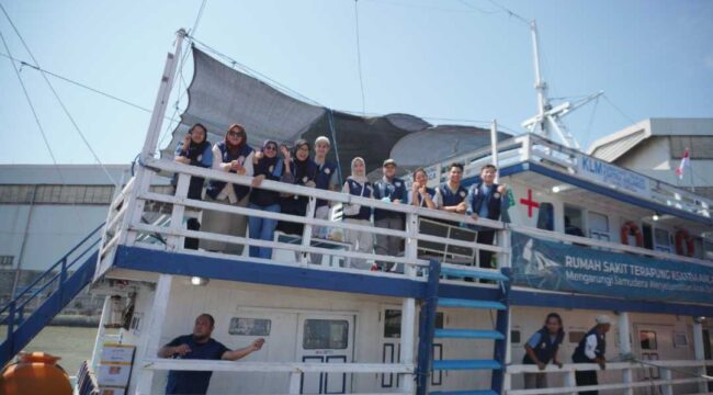 Pinisi Rumah Sakit Kapal Ksatria Airlangga kembali melayani kesehatan bagi warga penghuni empat pulau terluar wilayah Jawa Timur, 12 hingga 25 Juli 2026. Foto: ist