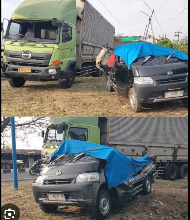 
					Tragedi maut terjadi di jalur Pantura, Indramayu, Jabar. Kecelakaan beruntun menyebakan 12 orang warga desa Cempeh Lelean, korban yewas dan 6 lainnya luka luka, Minggu siang 12 Juli 2026. Foto: ist