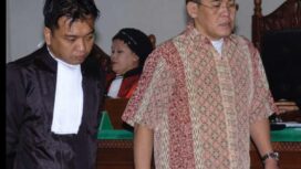 (Kiri) Don Ditto, seorang  pengara, yang namanya.muncul ke publik saat penggeledahan d'Clan Signature dan Money Changer di Cipete, Jakarta Selatan. Foto: ist