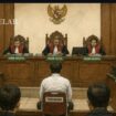 Jaksa ajukan tuntuan 12 penjara terhadap pria seorang guru honorer SMP di Jombang, dalam kasus pelecehan seksual terhadap siswanya. Foto: celah.id