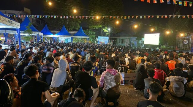 Suguhan pertandingan sepakbola Piala Dunia melahirkam acara nonton bareng di Indonesia. Melahirkan perputaran ekonomi langsung Rp5 triliun. Foto: ist