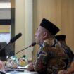 Salmanudin Yazid, wakil bupati Jombang, lakukan zoom meeting dengan OJK sebagai langkah awal penilaian untuk award percepatan akses keuangan daerah, Rabu, 29 Juli 2026. Foto: jombangkab.go.id