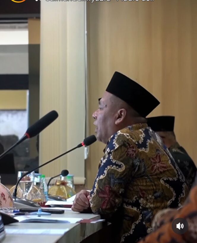 
					Salmanudin Yazid, wakil bupati Jombang, lakukan zoom meeting dengan OJK sebagai langkah awal penilaian untuk award percepatan akses keuangan daerah, Rabu, 29 Juli 2026. Foto: jombangkab.go.id