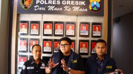Foto: Istimewa
Kasatreskrim Polres Gresik AKP Arya Widjaya saat memberikan keterangan terkait adanya tersangka baru kasus pemalsuan SK PPPK.