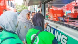 Khofifah saat bertemu ojol Malang