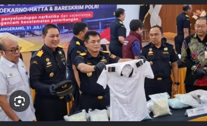 
					Bea Cukai dan BNN berhasil gagalkan.penyelundupan narkoba melalui pilot/ kopilot di bandara internasional Soekarno-Hatta. Foto: ist