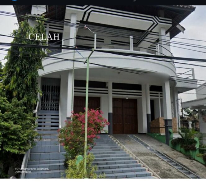 
					Untuk membayar hak anggota, pengurus KPRI Sejahtera menjual kantor ini seharga Rp7 miliar. Foto: instagram@celah
