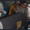Warga Pejompongan, Jakarta, sedang memakamkan jenazah Bsmbang Setyawan korban penganiayaan dalam aksi ricuh aksi unjuk rasa, 27-28 Agustus 2026. Foyo: ist