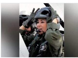 Ratu Suthida di kiokpit Gripen