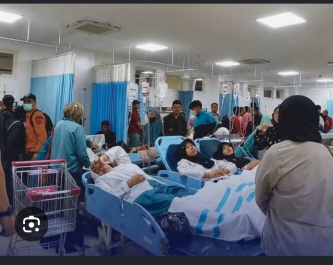 
					Ratusan santri dan siswa dari 19 pondok dan sekolah dirawat di delapan rumah sakit di Sidoarjo, akibat ketacunan setelah makan yang disajikan MBG Kalitengah, 2 September 2026. Foto: ist