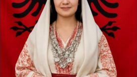 Albania negara kecil di Eropa, jarang muncul beritanya di dunia. Tapi negara ini viral, gegara perdana menteri mengangkat AI jadi menteri. Oposisi geger dan protes, tetapi sampai saat ini tetap jadi menteri. Foto: ist