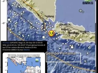 Setelah erupsi semburkan magma vulkanik 15.000 mter, kini kondisi air laut di pesisir pantai kawsan Gunung Anak Krakatau, disertai gempa magnetudo 3,8, terjadi Selasa malam, 8 September 2026. Foto: ist
