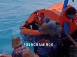 Kapal SAR dibantu kapal sipil dan nelayan berhasil mengevakuasi 102 penumpan KM Virgo 8 yang tenggelam di laut sekitar 80 mil pantai Banjarmadi, Kalsel, Minggu siang pukul 11.00 wita, 13 September 2026. Foto: ist