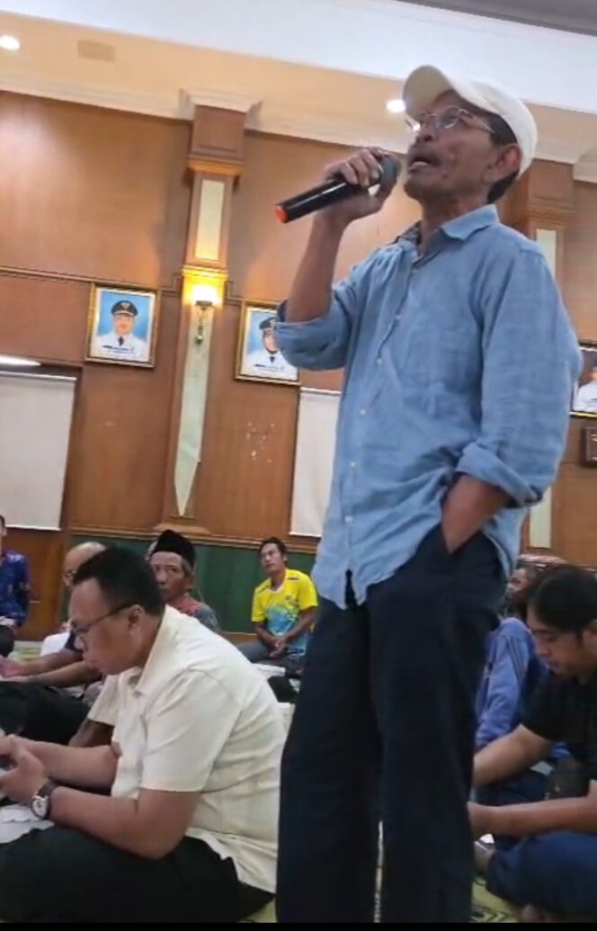 
					Seorang eali murid DMAN 1 Jombang, Hadi S. Purwanto menyatakan bahwa sangat tidak setuju pungutan apapun denfan dalih sumbangan dengan besaran nilai yang sudah ditentuksn oleh Komite Sekolah. Foto: ist
