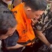 Golkar nemang sarang koruptor, untuk ketiga kalinya Fahd El Fouz dikenal sebagai Fahd A Rafiq terlibat kasus hukum. Kemarin ua diringkus KPK urusan tanan Sumarecon bernilai milianan rupiah. Foto: instagram@probusmedia