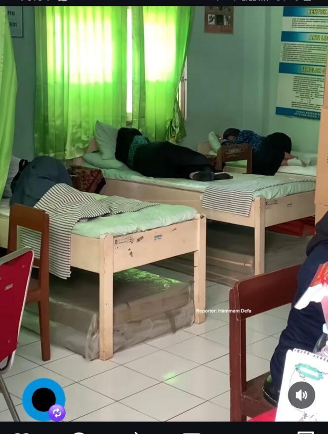 
					Sebanyak enam dari 9 siswa SDN 3 Kota Kediri, diduga alami keracunan MBG, Kamis, 17 September 2026. Foto: ist