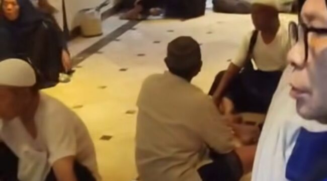 Sejak awal keberangan sebanyak 193 jamaah umrah PT Annisa Ahmada Travelindo sudah muncul masalah. Foto: instagram@jombanginformasi_
