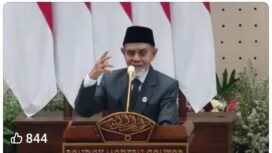 KH Hasan Abdullah Sahal Direktur Ponpes Gontor, saat pidato peringatan 100 Pondok Modern Darussalam, Gontor, Ponorogo. Foto: ist
