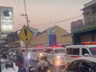 Puluhan ambulans dikerahkan untuk angkit 244 anak anak siswa PAUD dan TK di wilayah Bawang, Batang, Jateng,  Rabu, 23 September 2026. Foto: ist