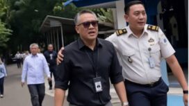 Petugas KP Cibinong mengawal ketat tim Ombudsman yang tengah melakukan sidak, di Cibinong, Bogor. Foto: ist