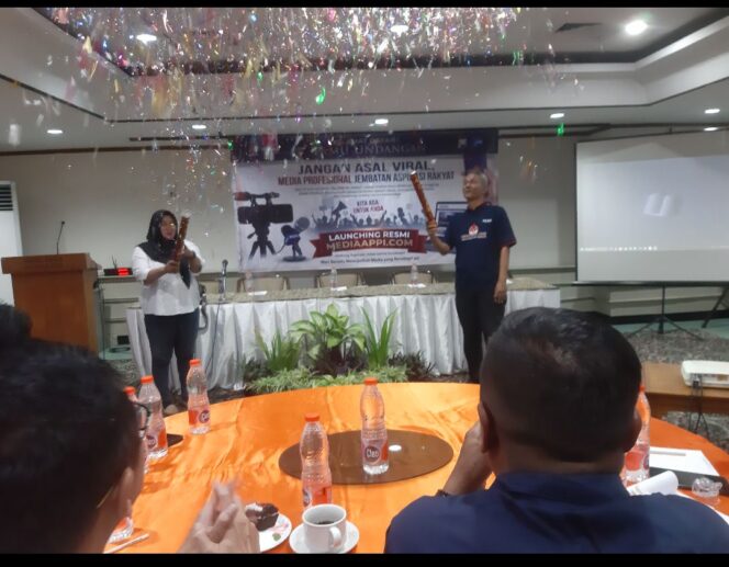 
					Launching media APPI dimeriahkan letupan party popper, menyemburkan konfei di ruang hotel Sahid Surabaya, Sabtu 26 September 2026. Foto: ist