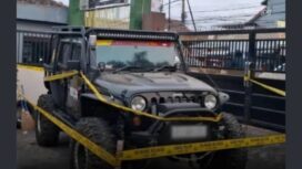 Ditemukan jasad pria berada di kursi setir mobil Jeep di area parkir. RS Muhammadiyah, Dau, Malang. Foto: ist