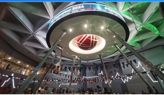 
					Berada di Zona Hijau, IHSG Kembali ke Level 5.000an hingga Jeda Siang Perdagangan