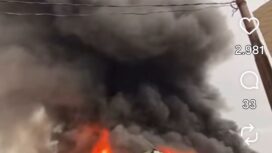 Jumat, 2 Oktober 2026, sebuah bangunan di lingkungan Ponpes Al Hikmah di Diwek, Jombang terbakar. Foto: instagram@wargajombang