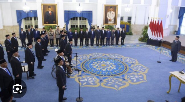 Setelah kabinet jumbo, kini Presiden Prabowo melantik dewan pertimbangan presiden dari 9 orang bengkak jadi 26 orang. Foto: ist
