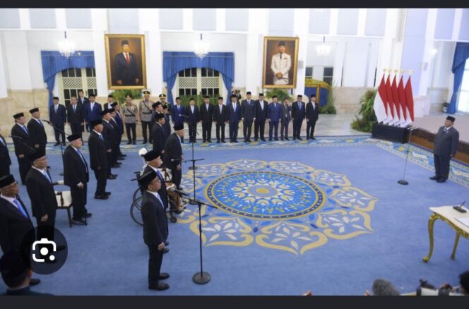 
					Setelah kabinet jumbo, kini Presiden Prabowo melantik dewan pertimbangan presiden dari 9 orang bengkak jadi 26 orang. Foto: ist