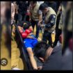 GOR Kota Jambi, dalam ajang bertajuk Kapolda Fighter Match 2026, komedian Dede Sunandar pingsan kena KO Vicky Priyo Suwarno Sabtu 3 Oktober 2026. Foto: ist