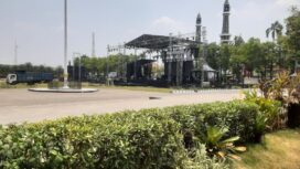 Penitia penyelenggara peringatan Hari Jadi ke 116 Pemkab Jombang, menyajikan acara rohani Jombang Bersholawat bersama Gus Iqdam, Selasa, 13 Oktober 2026. Foto: kredonews.com/priyo suwarno