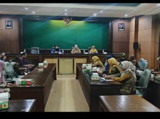 Kepala Dinas Koperasi UMK Jombang, Hari Purnomo membuka pelatihan 302 pengawas  KDMP Jombang, Senin 12 Oktober 2026. Foto: ist