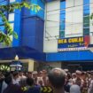 Massa LSM Lingkar Melati Bersatu melempari telur pada kantor Bea Cukai Madura, di Pamekasan, dalam aksi unjuk rasa, Selasa 13 Oktober, 2026. Foto: instagram@kabarmadura.id