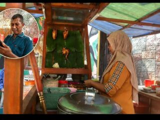 Di depan kantor sekretariat DPD Golkar Jombang, berdiri warung soto ayam kampung. Usaha ini milik Agus Karim (insert) dan istrinya Zulaikah. Seporsi Rp10.000, ia mengaku kantongi kelebihan Rp250.000/ hari. Foto: kredonews.com/ priyo suwarno