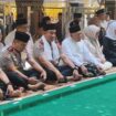 Setelah meresmikan Desk Ketenagakerjaan di jajaran Polri. Kapolri, Jenderal Suyudi Ario Seto nyekar makam Gus Dur di kompleks Tebuireng. Sabtu 17 Oktober 2026. Foto: ist