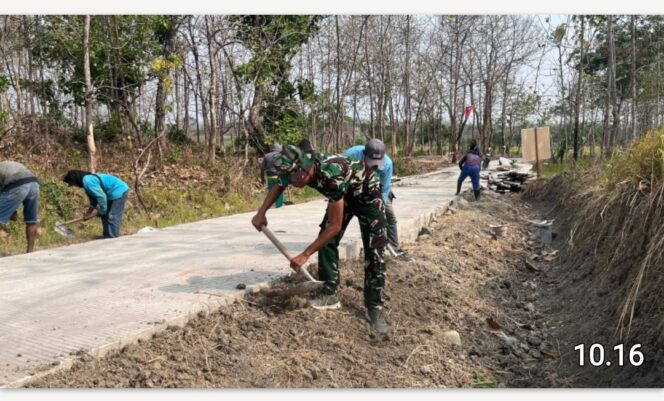 
					Prasaranan jalan yabg dubangun oleh prajurid TMMD 130 telah selesai. Jalan desa Klitih, sudaj mulus, membantu kelancaran ekonomi masyaratkatm Foto: diskominfo pemkab jombang 